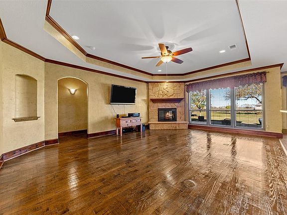 3rd image of 2990 Forest Dr