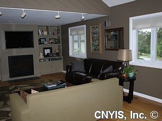 5th image of 4748 Sabre Ln