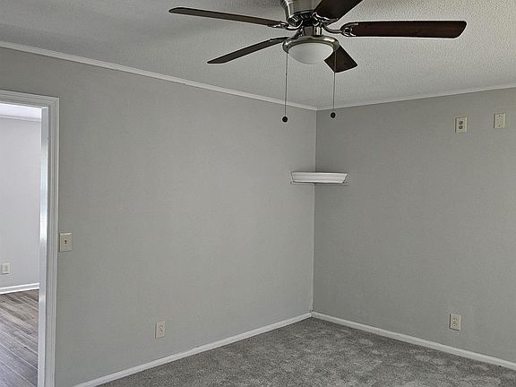 5th image of 127 Aster Cir