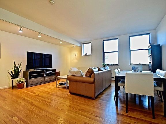 3rd image of 50 Winchester St #U206