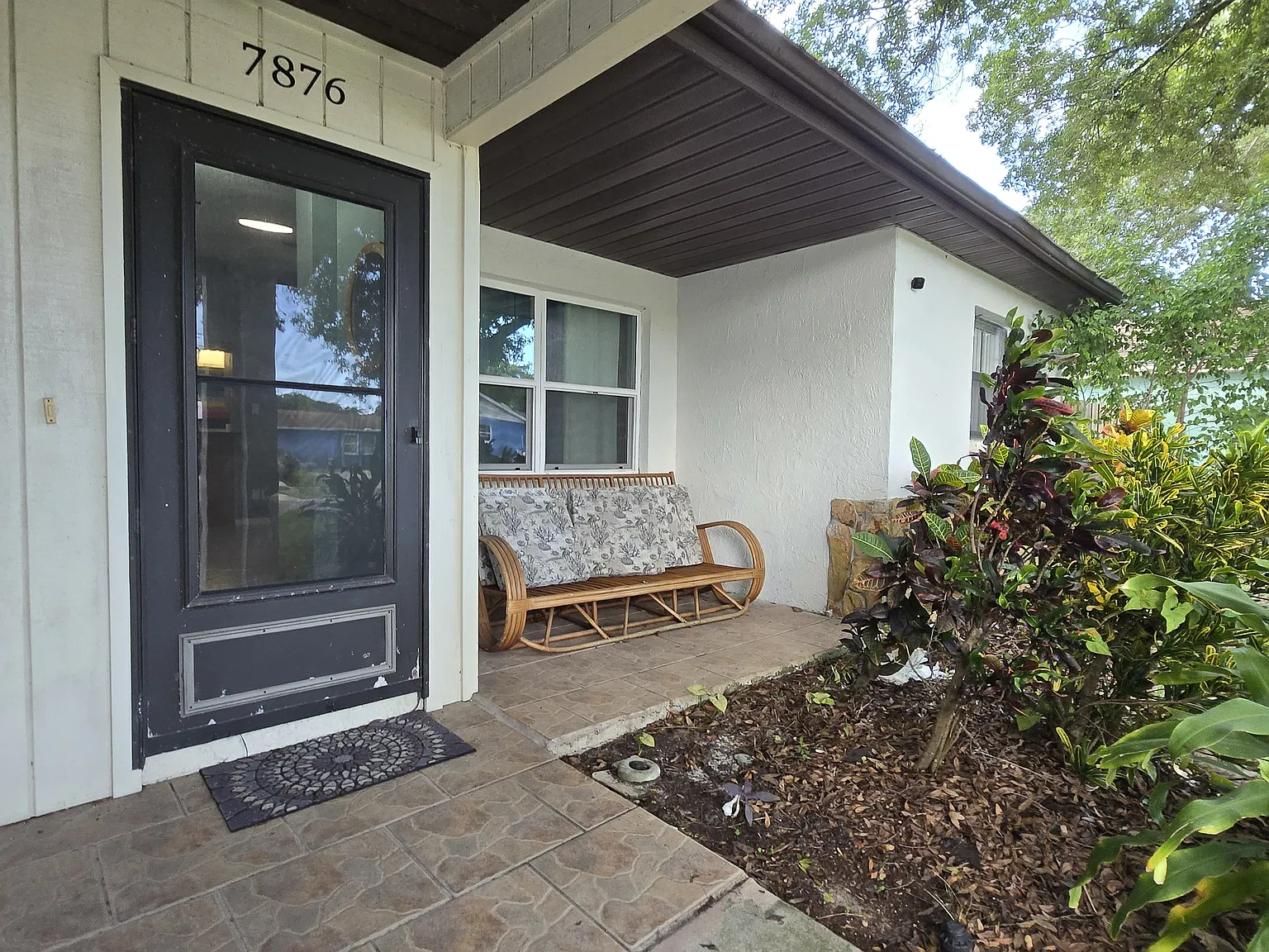 3 bed, 1255 sqft, $2,700 — Photo 3