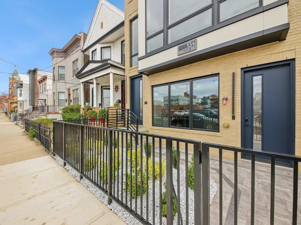 134 Hancock Avenue image 2 of 18