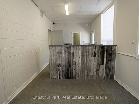 3rd image of 571 Muskoka Rd N
