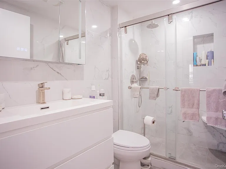 230 W Broadway #610 — Photo 24
