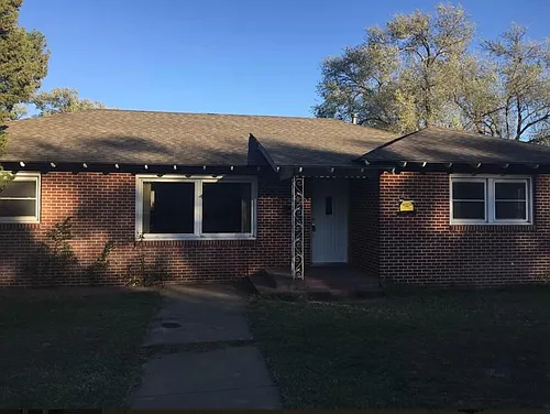 701 25th St Photo 1