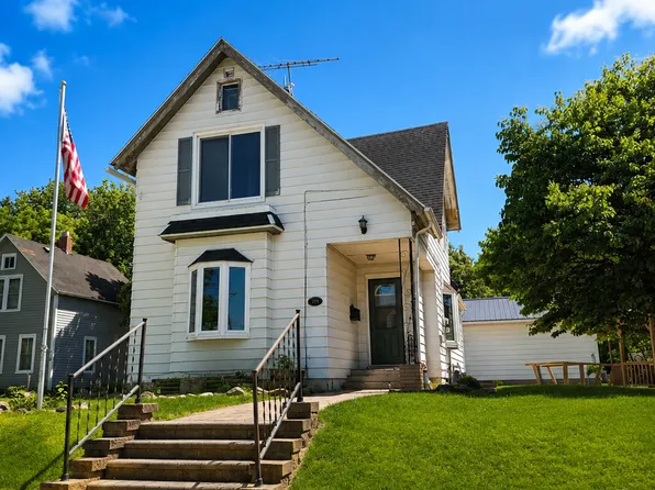 809 Home St, Kenyon, MN 55946