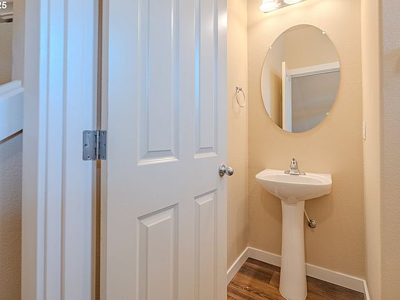 4th image of 7921 NE 60th St