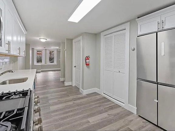 3rd image of 58 Union St Floor 1