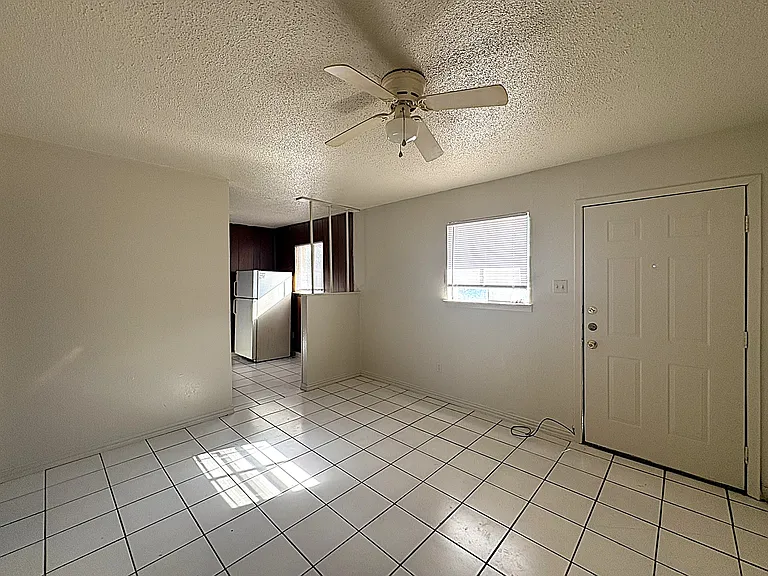 602 Sunset Ln #B — Photo 3