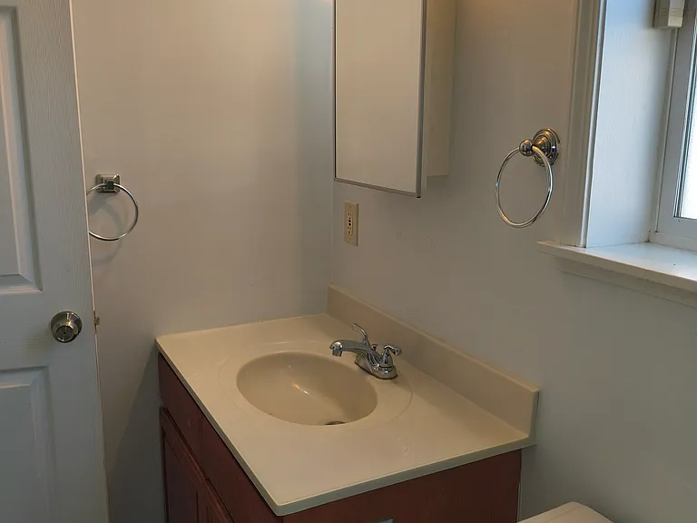 33 Grove St — Photo 11