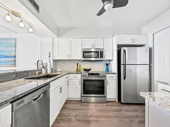 2nd image of 1301 S 1st St #1607