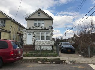 9467 224th St, Jamaica, NY 11428