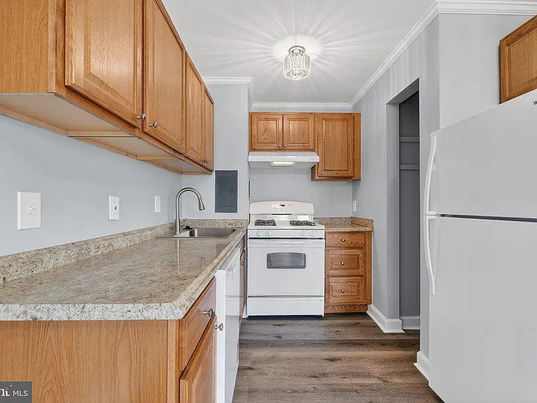 1804 Metzerott Rd #504 — Photo 13