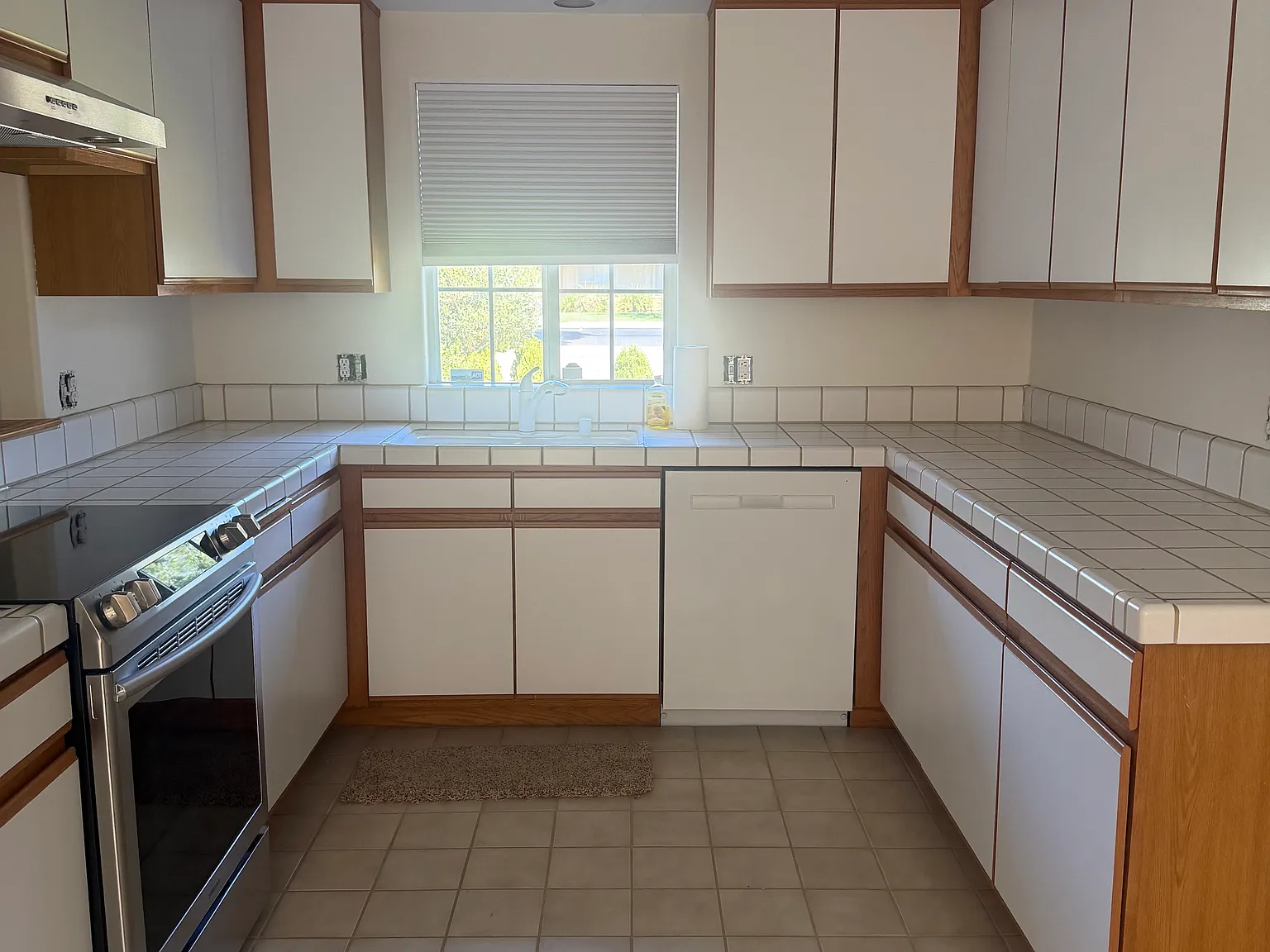 2 bed, 1200 sqft, $2,000 — Photo 2