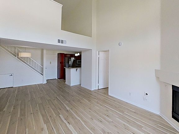 4th image of 5550 Owensmouth Ave APT 310