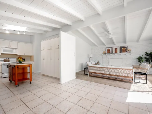 122 Kakahiaka St, Kailua, HI 96734