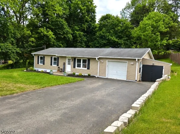 5 Ravine Dr, Andover Twp., NJ 07860