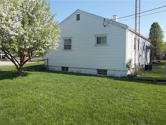 2nd image of 236 Cowan Pl