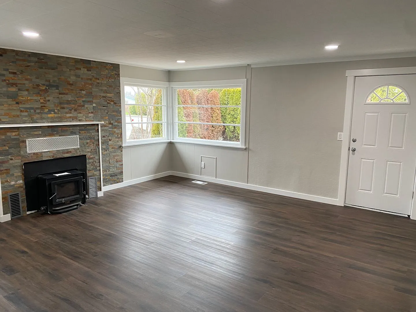Just Renovated 3 Bedroom in Mount Vernon — Photo 3
