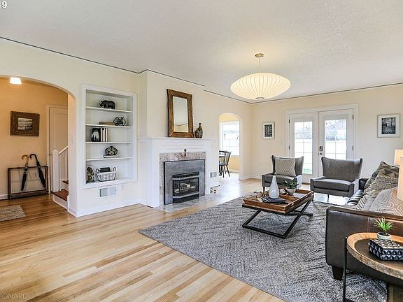 4th image of 3411 Grant St