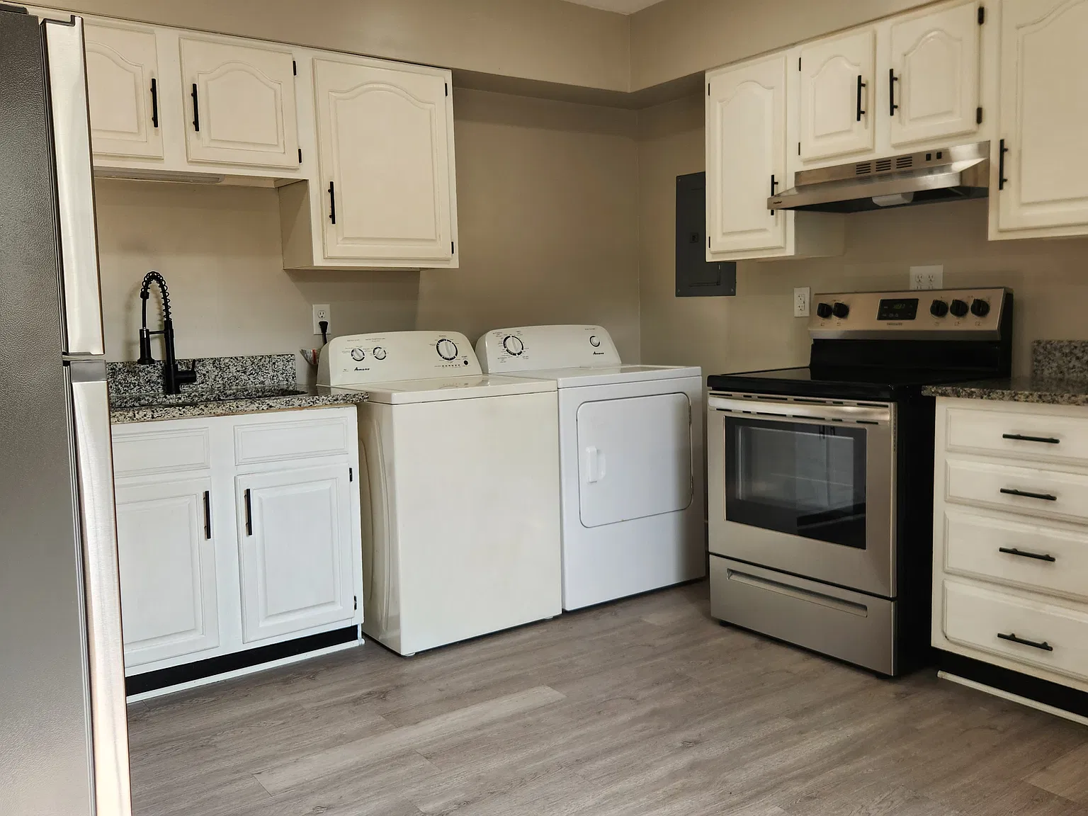 3 bed, 997 sqft, $1,500 — Photo 2