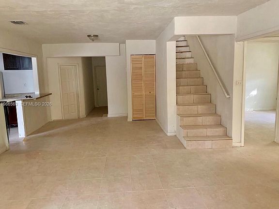 4th image of 2165 Washington Ave