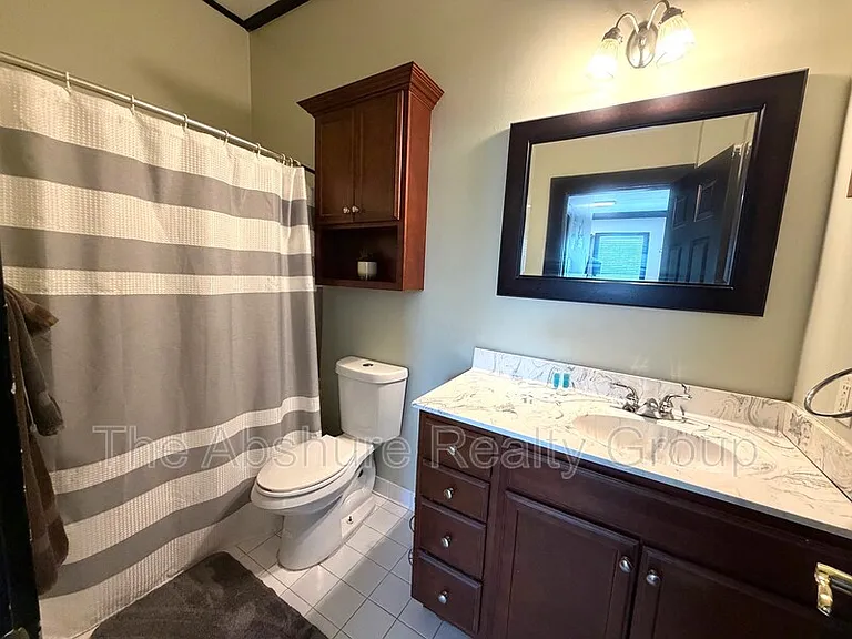523 E Broad St #B-1 — Photo 15