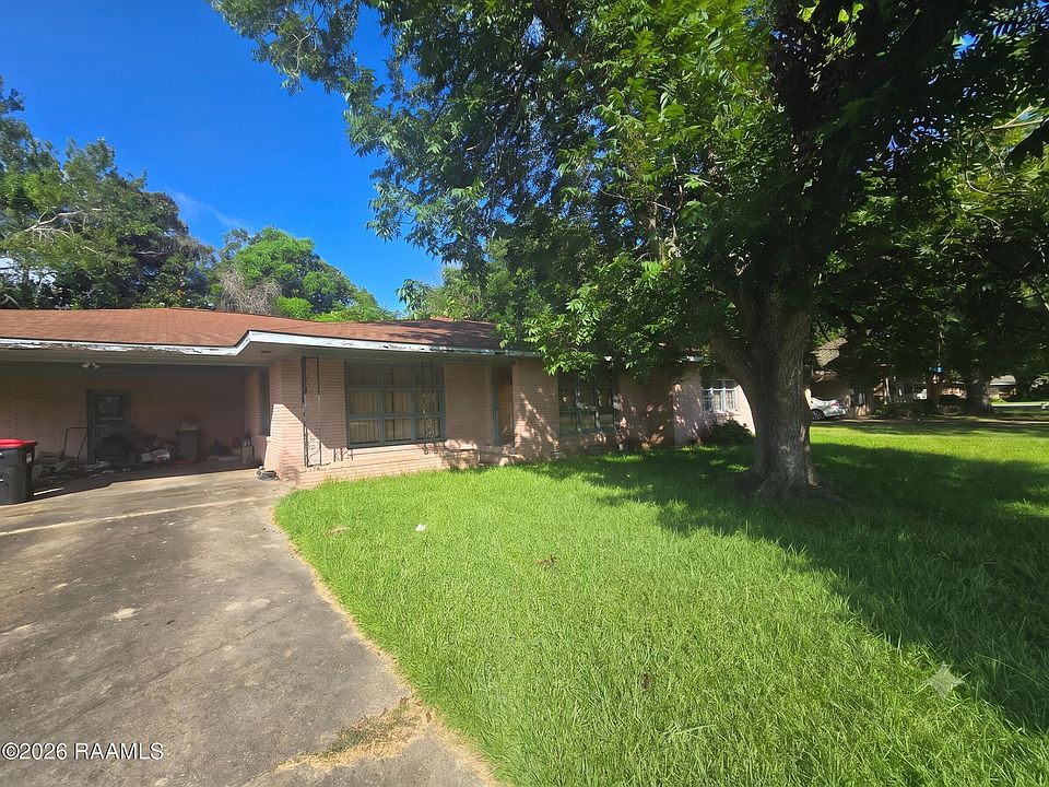 2nd image of 111 Sunny Ln
