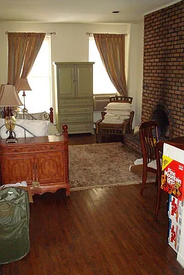 Rented by Eljay Realty, Co. | media 8