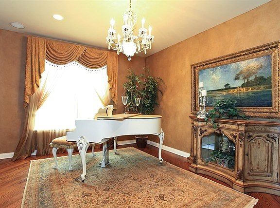 4th image of 2506 Gayle Ct