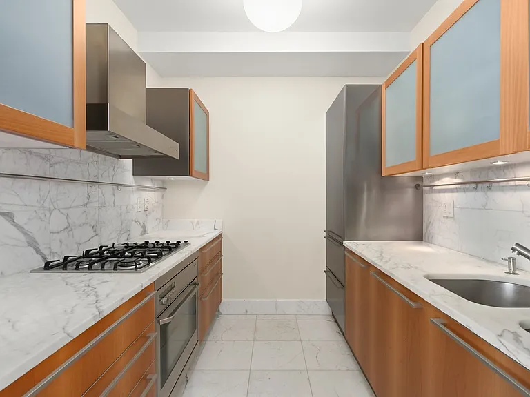 80 Columbus Cir #68E — Photo 5