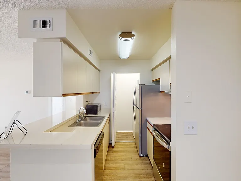 Lakewood Place — Photo 48