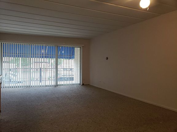 3rd image of 9541 S Kedzie Ave APT 2G