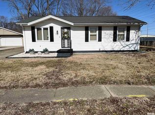 2621 Willow Dr, Springfield, IL 62703