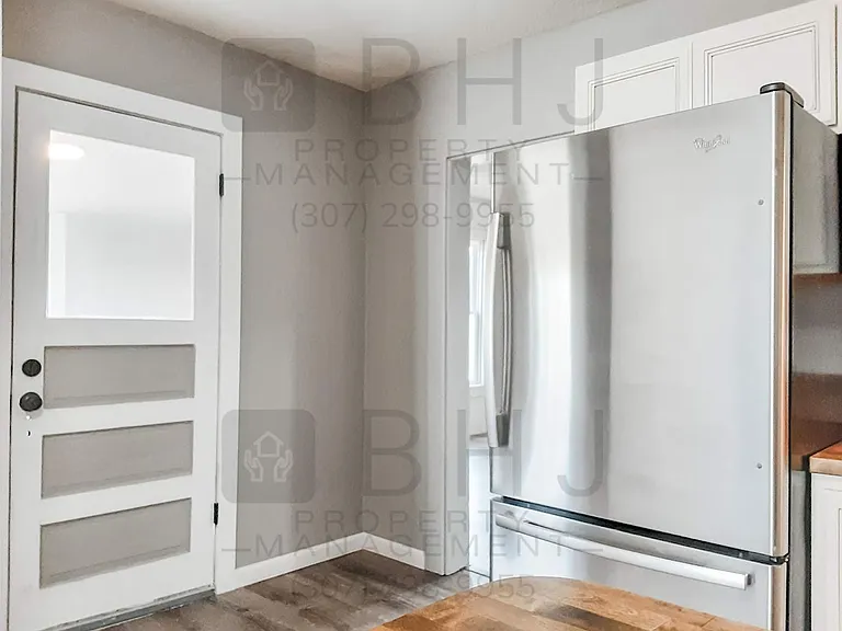 141 W 7th St — Photo 15