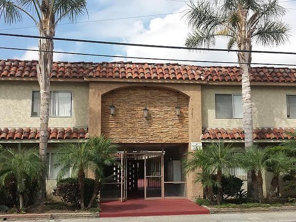3rd image of 14101 Doty Ave APT 45