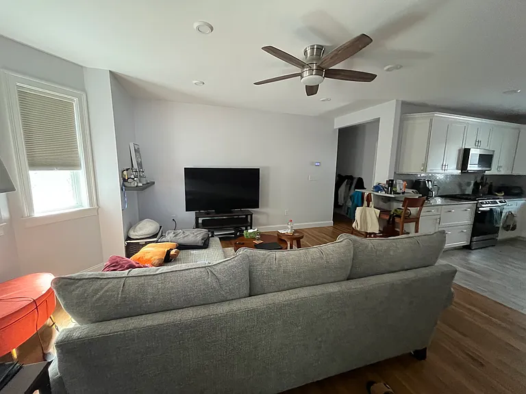 33 Springfield St #1 — Photo 3