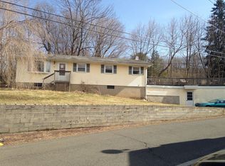46 Willow Ave, Bloomsbury, NJ 08804