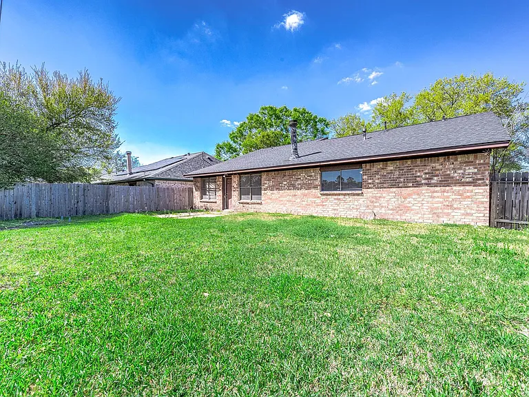 14315 Swanfield Dr — Photo 22