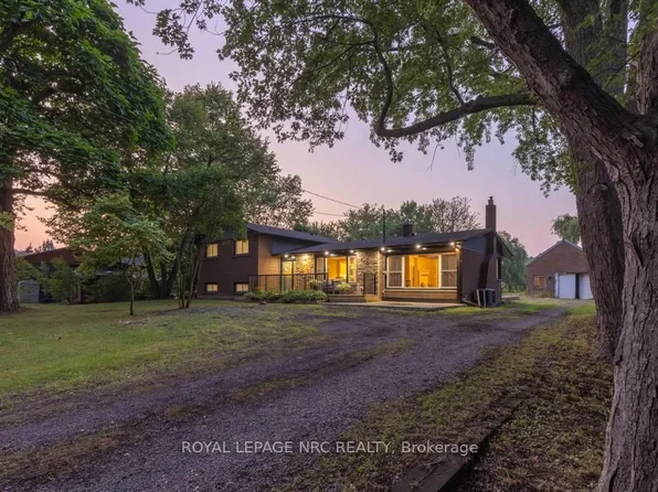 2432 Port Robinson Rd, Thorold, ON L3B 5N5