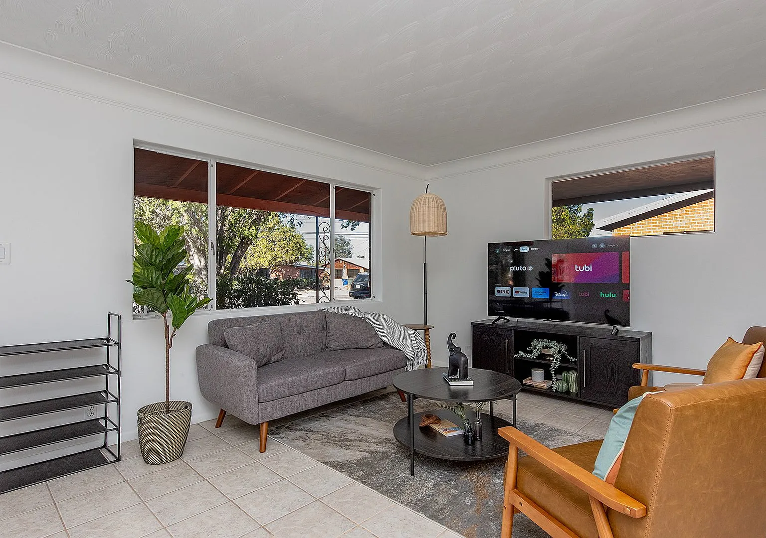 Cool Central Pool Home — Photo 4