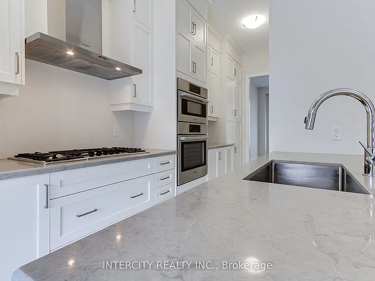 7 Adaskin Ave — Photo 16