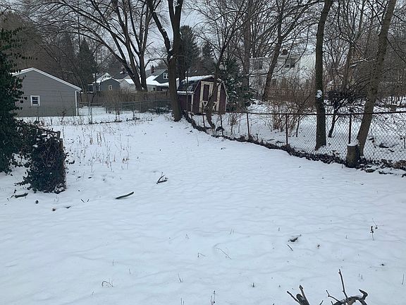 3rd image of 296 McDowell Ave