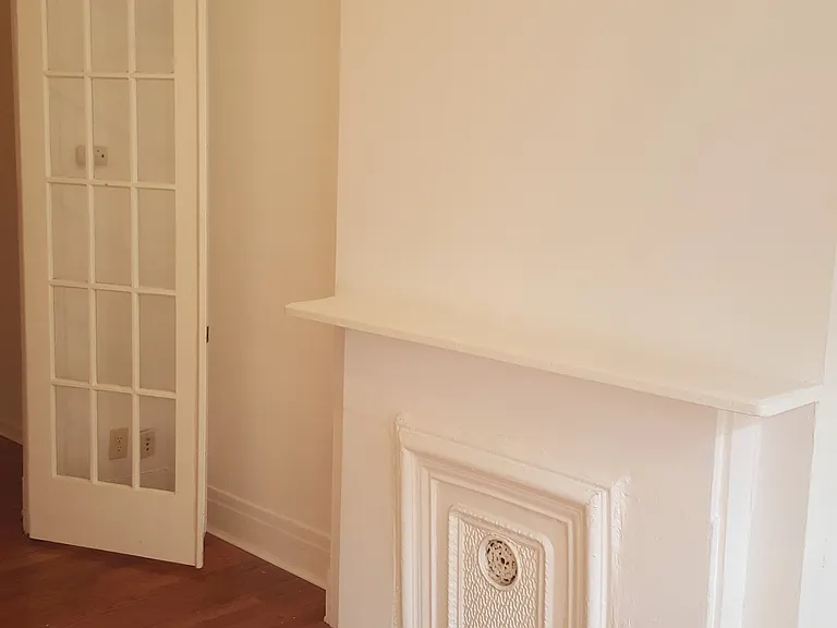 36 Sutton St #1R — Photo 3
