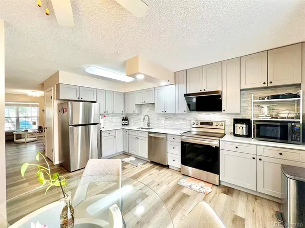 8855 W Floyd Avenue, Lakewood, CO 80227
