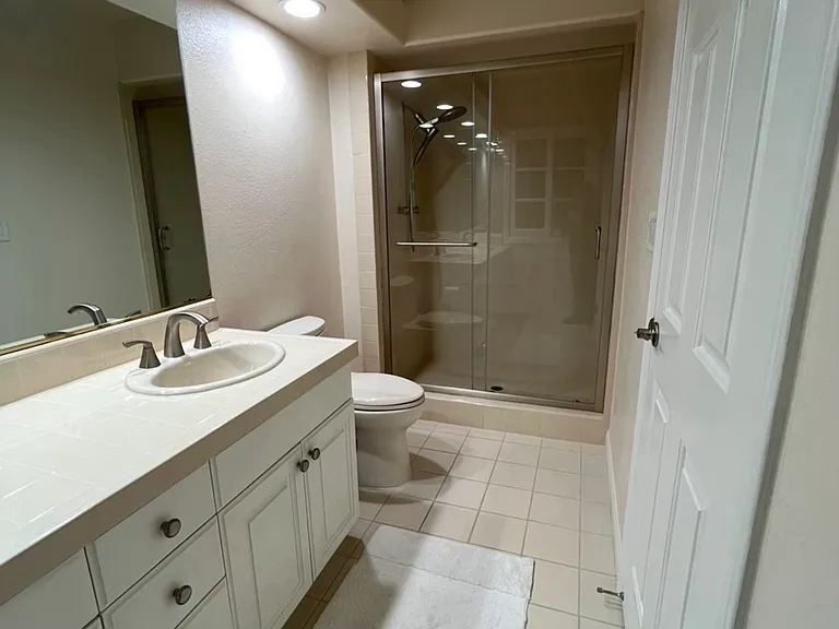 5901 Valerie Ave — Photo 22