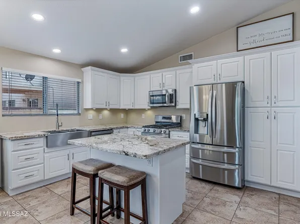 7101 W Amarante Dr, Tucson, AZ 85743