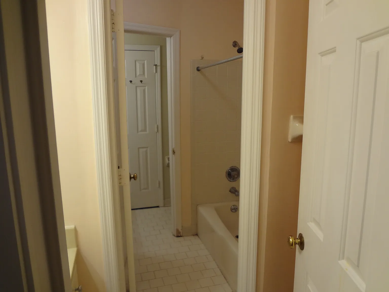 2 bed, 1198 sqft, $2,000 — Photo 4