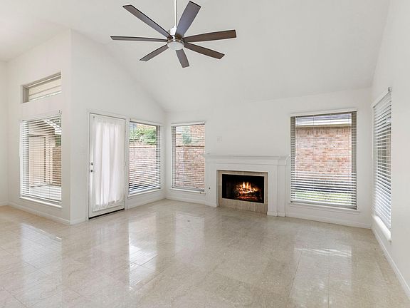 3rd image of 30 Cedar Chase Pl