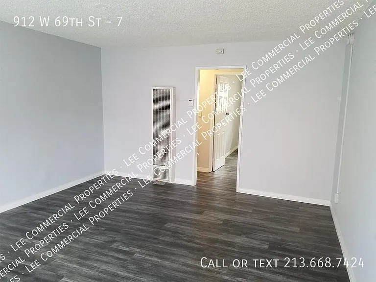 912 W 69th St #7 — Photo 7